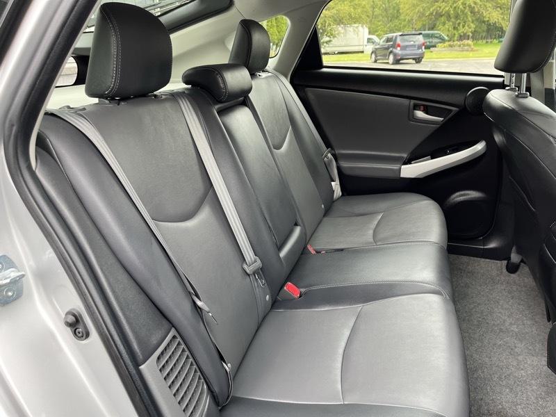 Toyota Prius 5dr HB Five (Natl) 2014