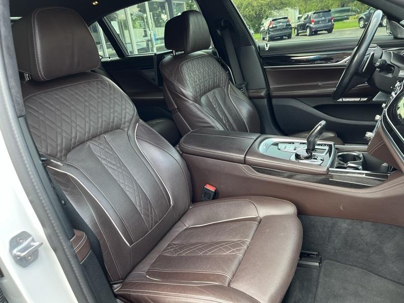 BMW 7-Series 750i xDrive 2016