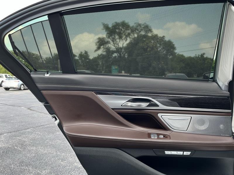BMW 7-Series 750i xDrive 2016