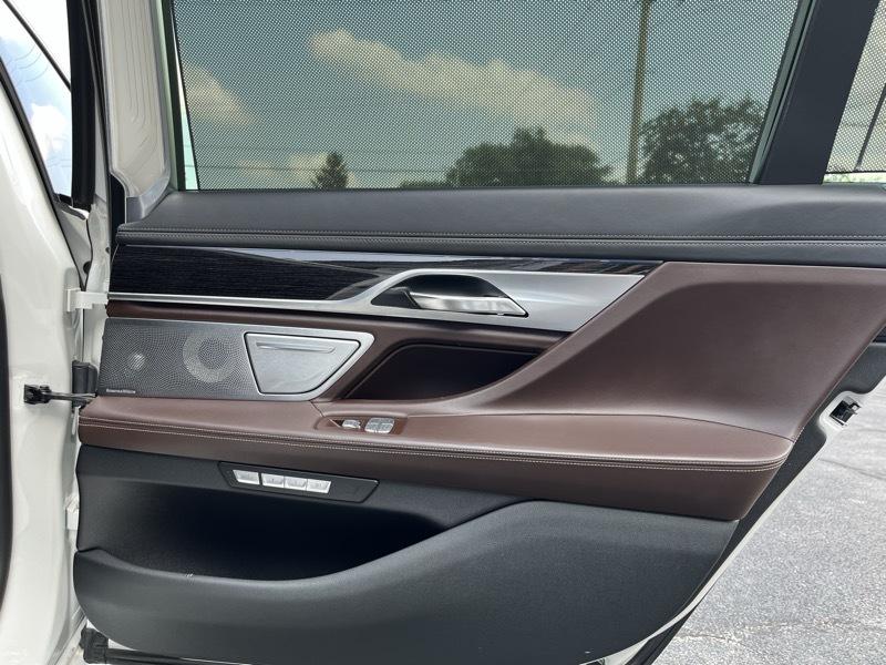 BMW 7-Series 750i xDrive 2016
