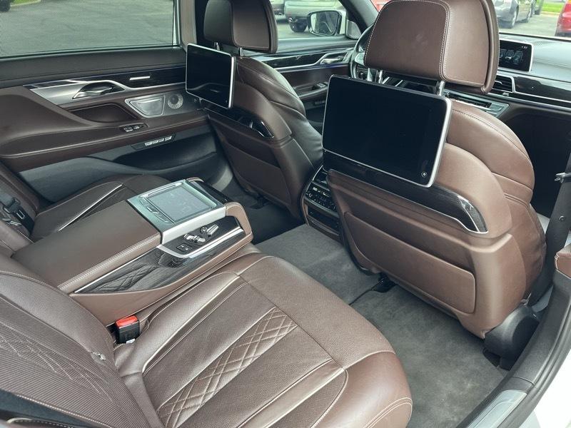 BMW 7-Series 750i xDrive 2016