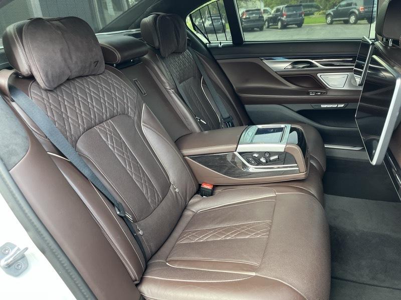 BMW 7-Series 750i xDrive 2016