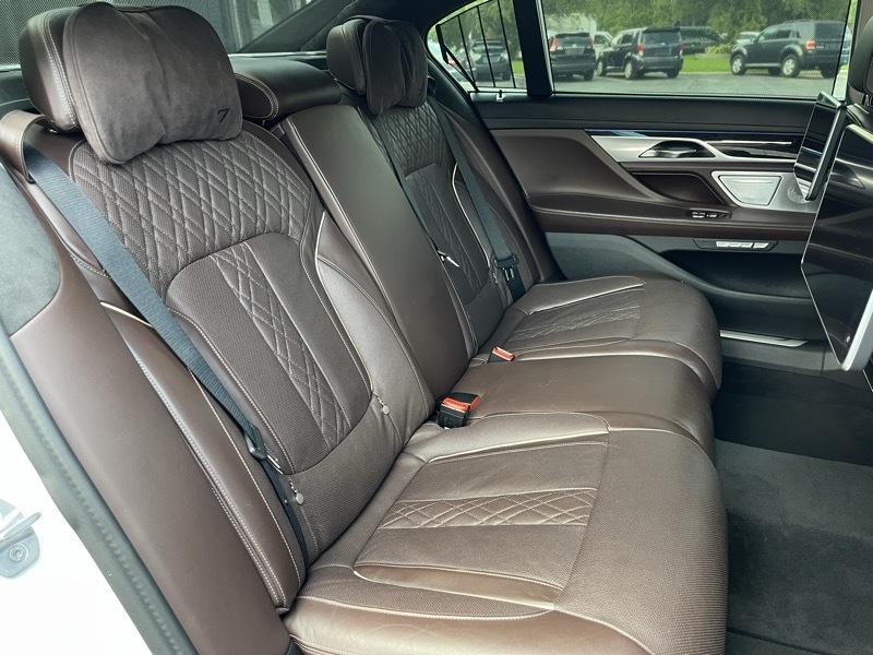 BMW 7-Series 750i xDrive 2016