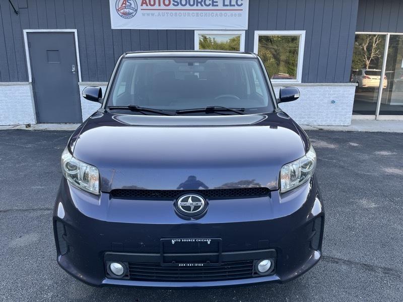Scion xB 5-Door Wagon 5-Spd MT 2012