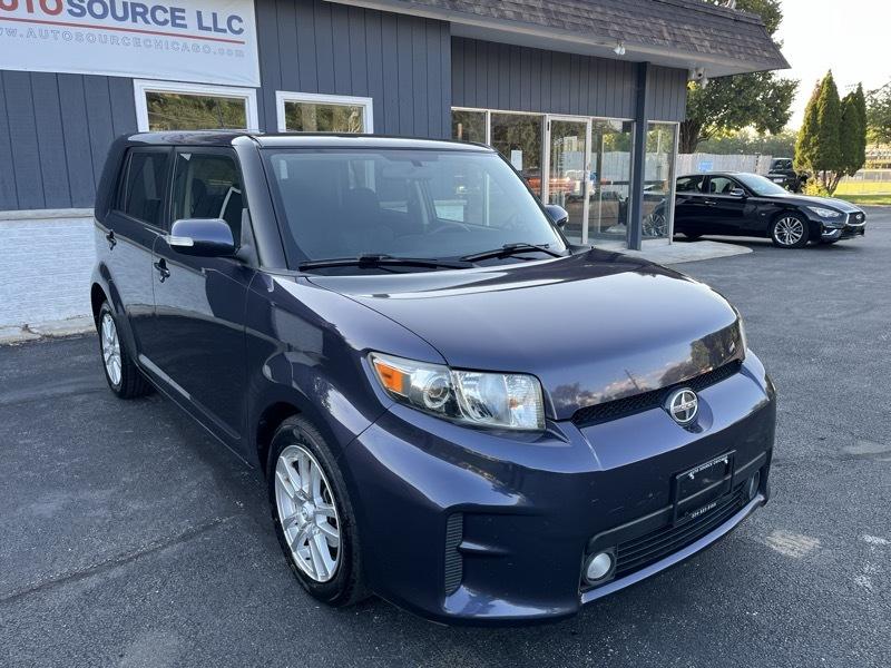 Scion xB 5-Door Wagon 5-Spd MT 2012