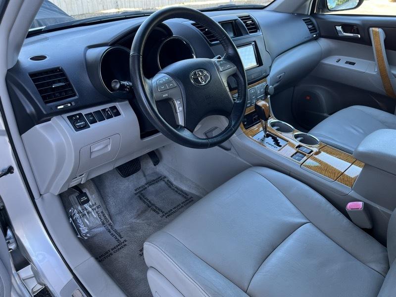 Toyota Highlander Hybrid Limited 4WD 2010