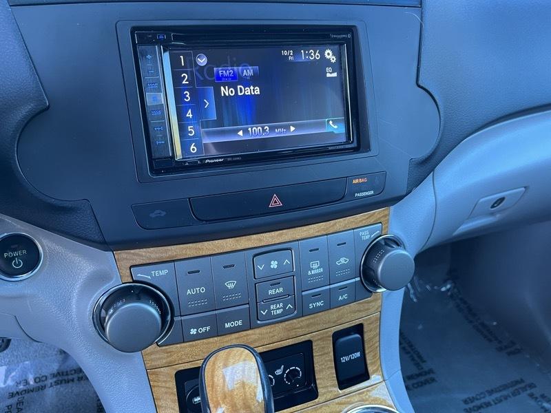 Toyota Highlander Hybrid Limited 4WD 2010