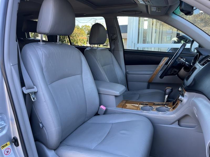 Toyota Highlander Hybrid Limited 4WD 2010