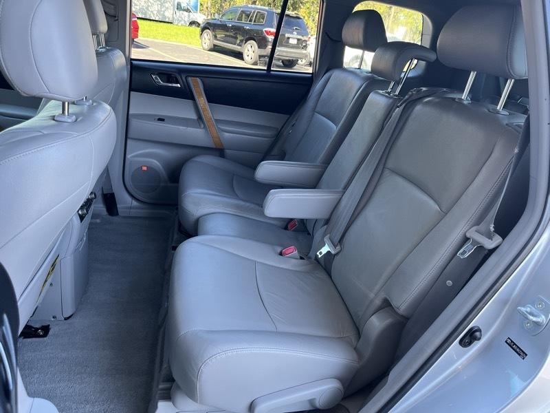 Toyota Highlander Hybrid Limited 4WD 2010