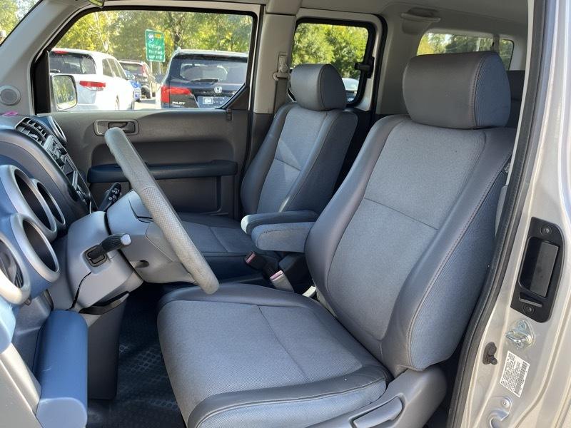 Honda Element LX 2WD AT 2006