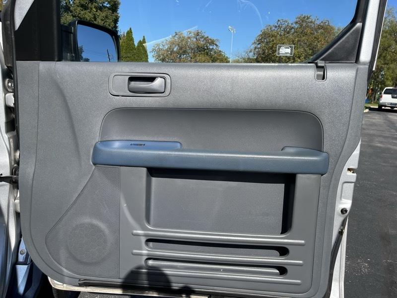 Honda Element LX 2WD AT 2006