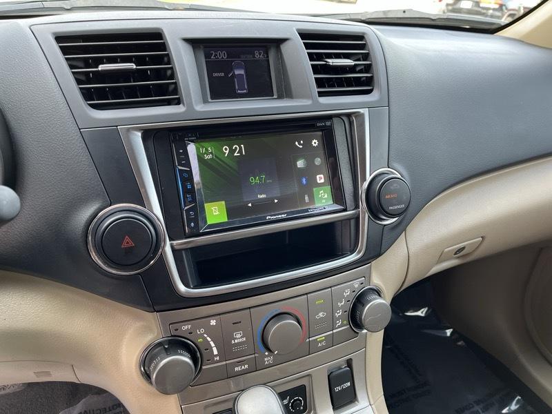 Toyota Highlander Base 4WD 2013