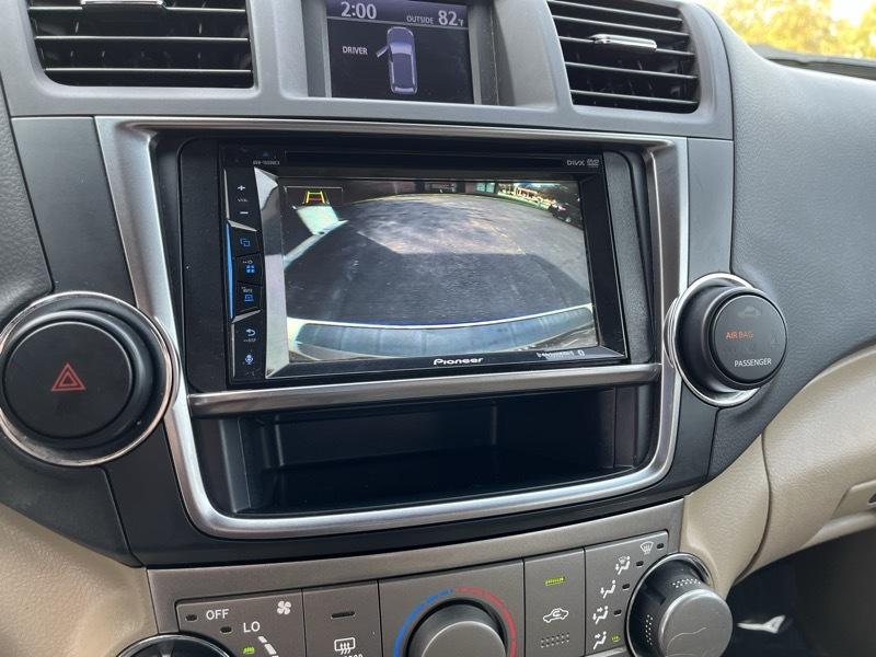 Toyota Highlander Base 4WD 2013