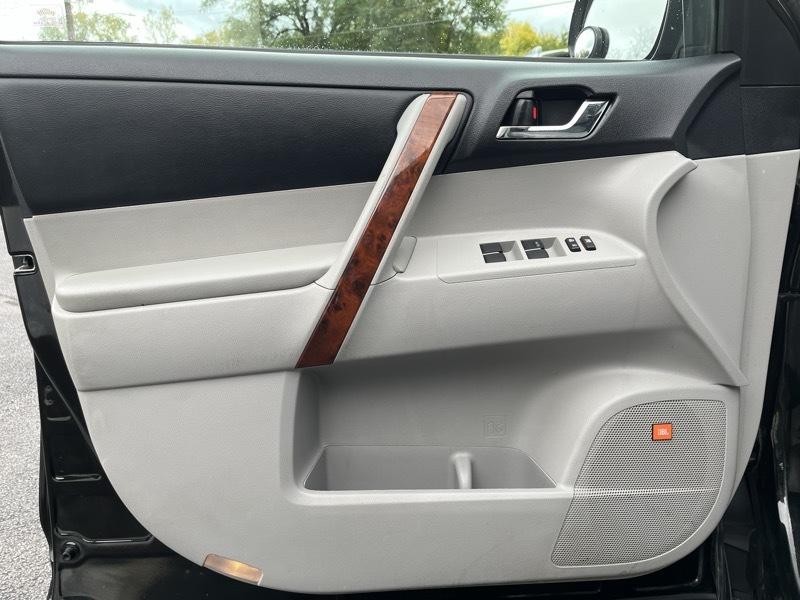Toyota Highlander Limited 4WD 2013
