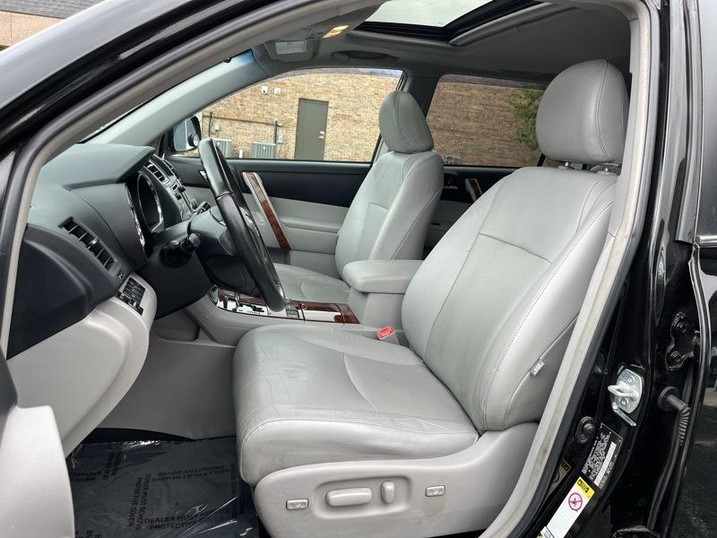 Toyota Highlander Limited 4WD 2013