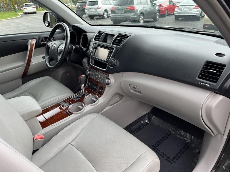 Toyota Highlander Limited 4WD 2013