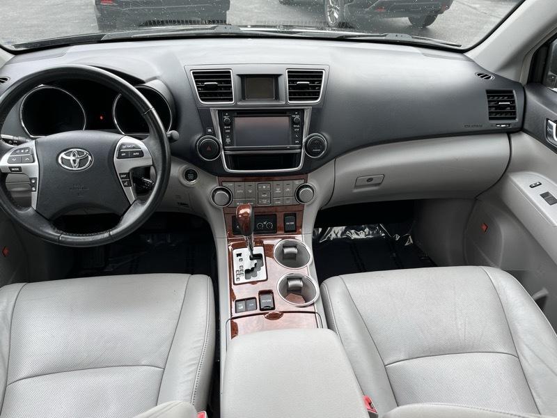Toyota Highlander Limited 4WD 2013