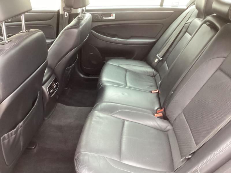 Hyundai Genesis 3.8L 2013