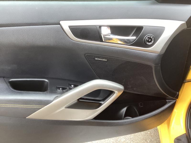 Hyundai Veloster Base 6MT 2016