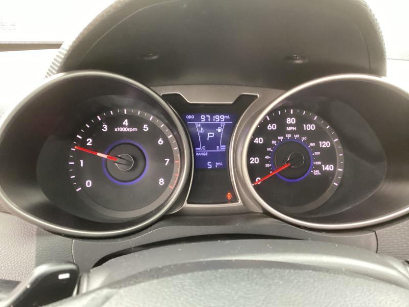 Hyundai Veloster Base 6MT 2016