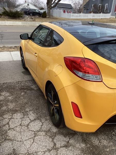 Hyundai Veloster Base 6MT 2016