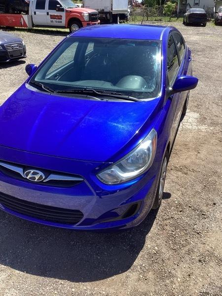 Hyundai Accent GLS 4-Door 2013