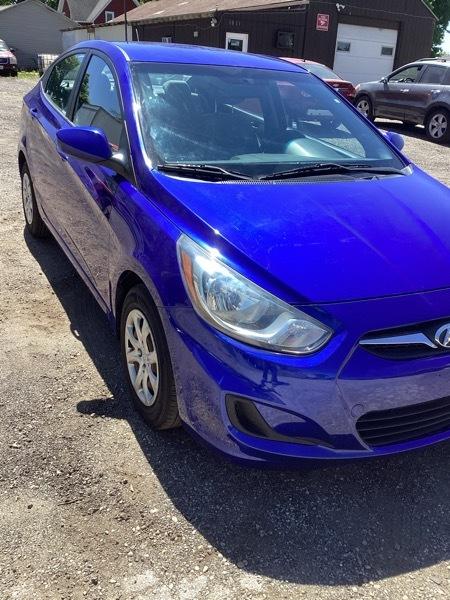 Hyundai Accent GLS 4-Door 2013