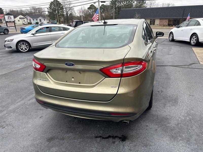 Ford Fusion SE 2013