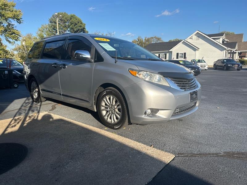 Toyota Sienna XLE FWD 8-Passenger V6 2014