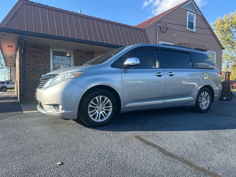 Toyota Sienna XLE FWD 8-Passenger V6 2014