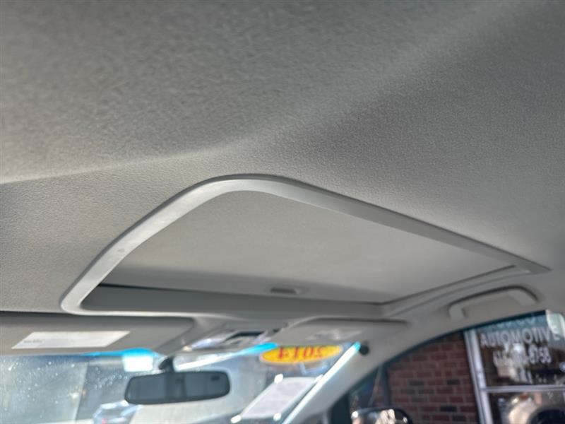 Toyota Sienna XLE FWD 8-Passenger V6 2014