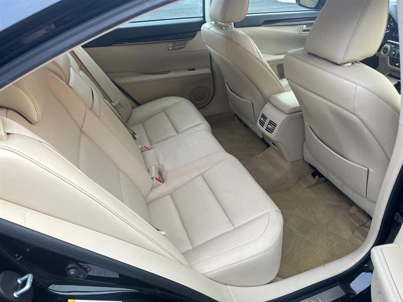 Lexus ES 350 Sedan 2014
