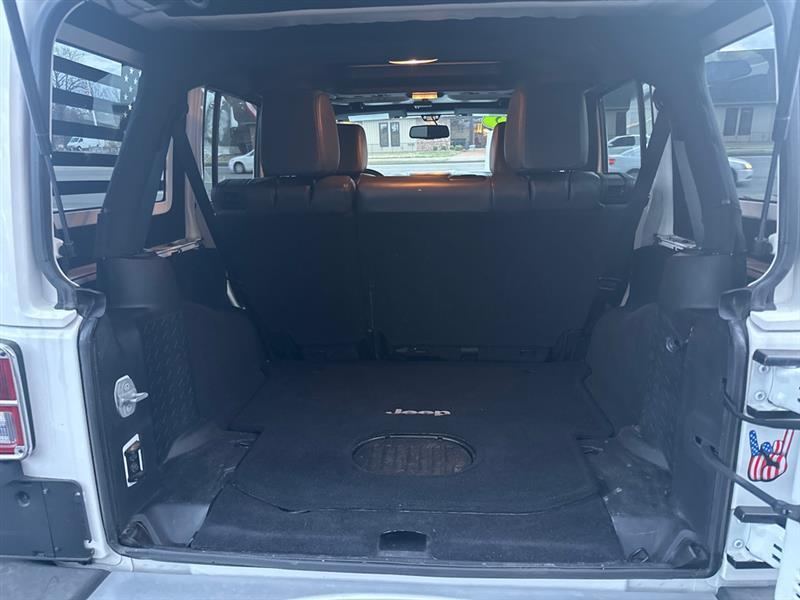 Jeep Wrangler Unlimited Sahara 4WD 2015