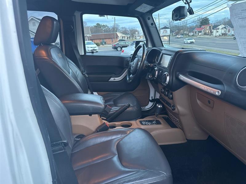 Jeep Wrangler Unlimited Sahara 4WD 2015