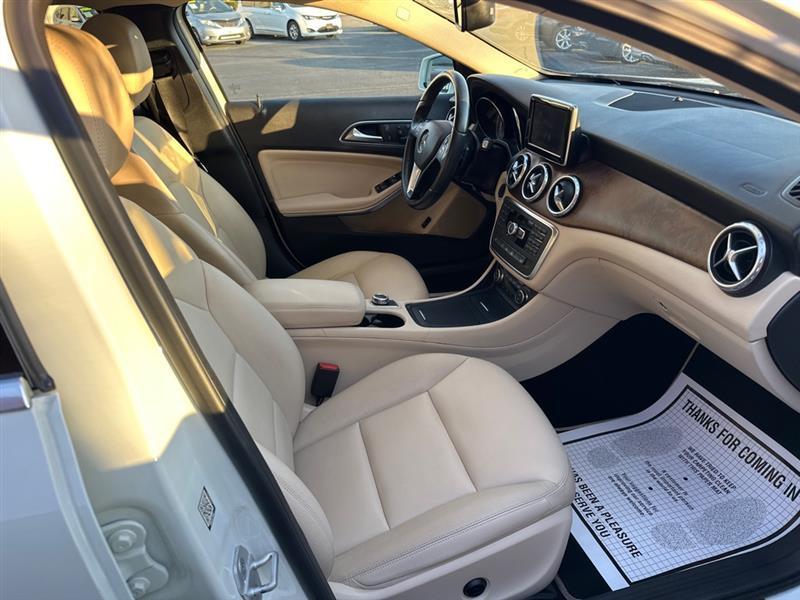 Mercedes-Benz GLA-Class GLA250 2015