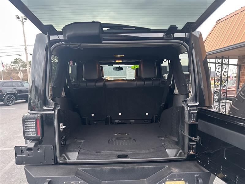 Jeep Wrangler Unlimited Sahara 4WD 2015