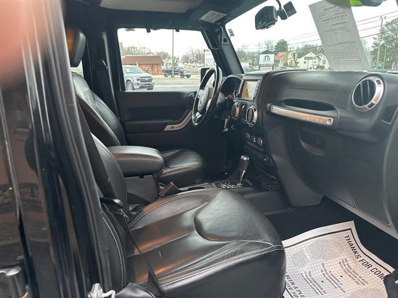 Jeep Wrangler Unlimited Sahara 4WD 2015