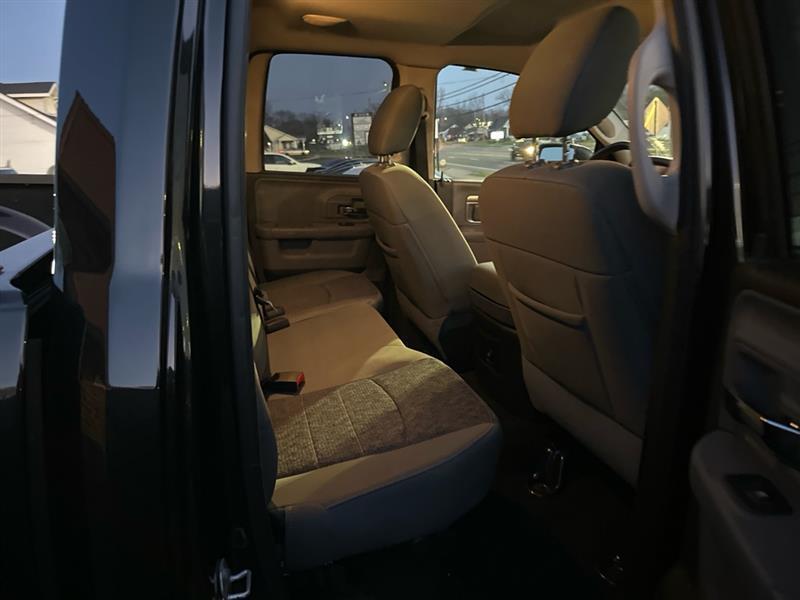 RAM 1500 SLT Quad Cab 4WD 2018