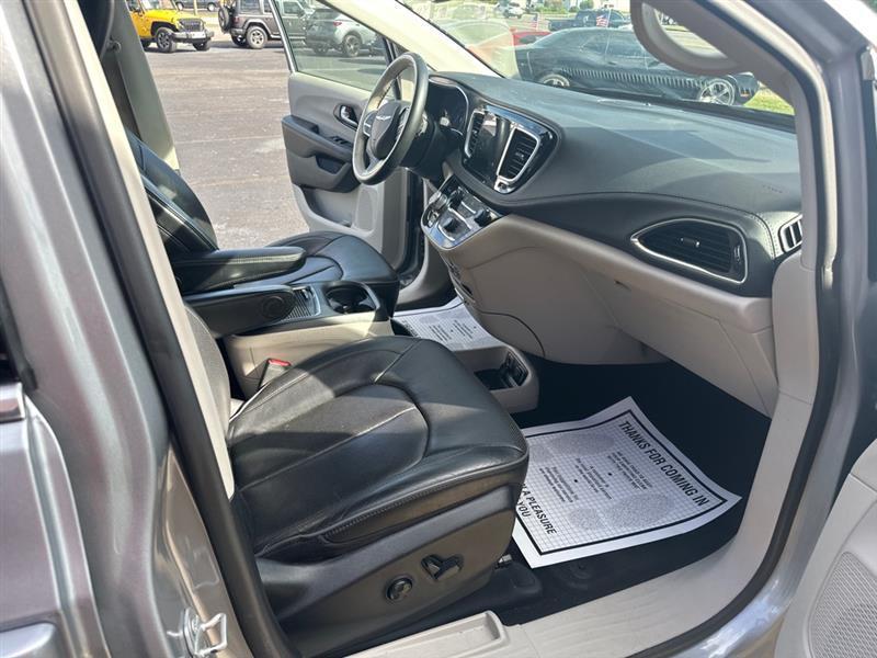 Chrysler Pacifica Limited 2020