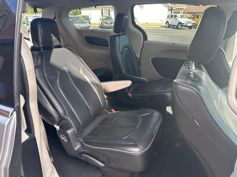 Chrysler Pacifica Limited 2020