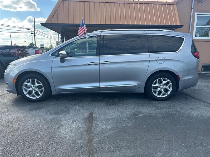 Chrysler Pacifica Limited 2020