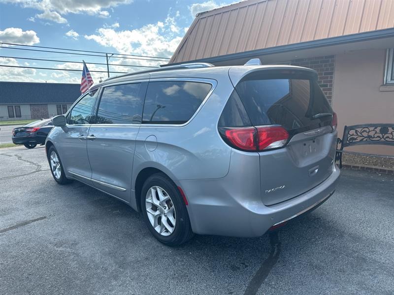 Chrysler Pacifica Limited 2020