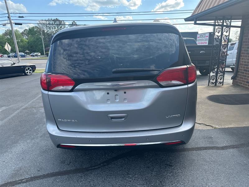 Chrysler Pacifica Limited 2020