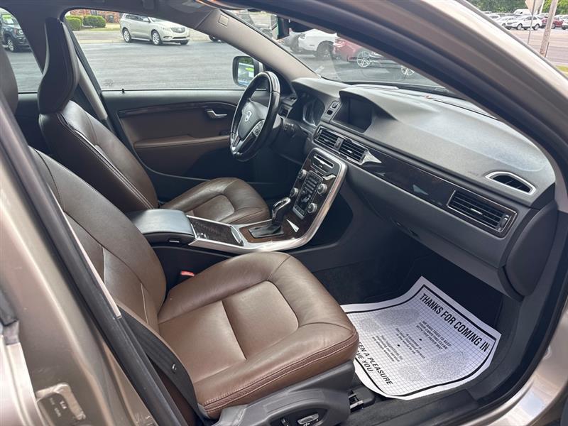 Volvo XC70  2015