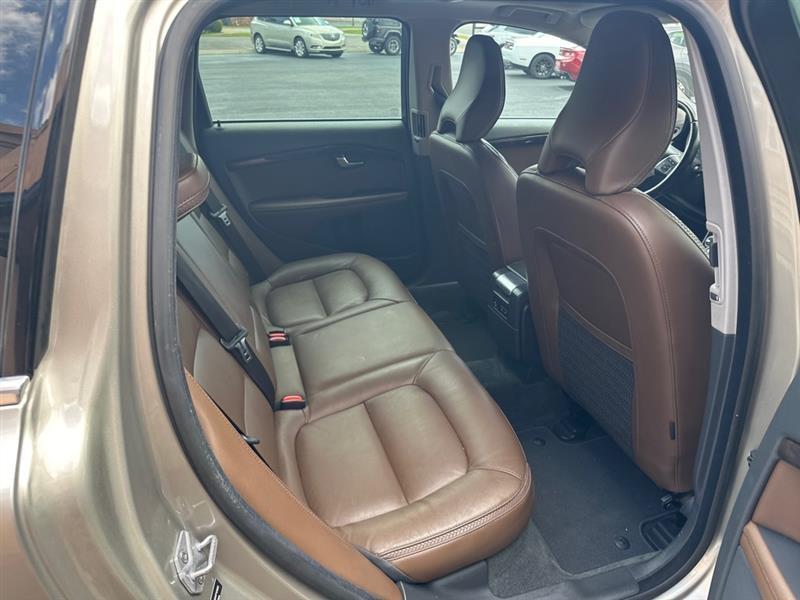 Volvo XC70  2015