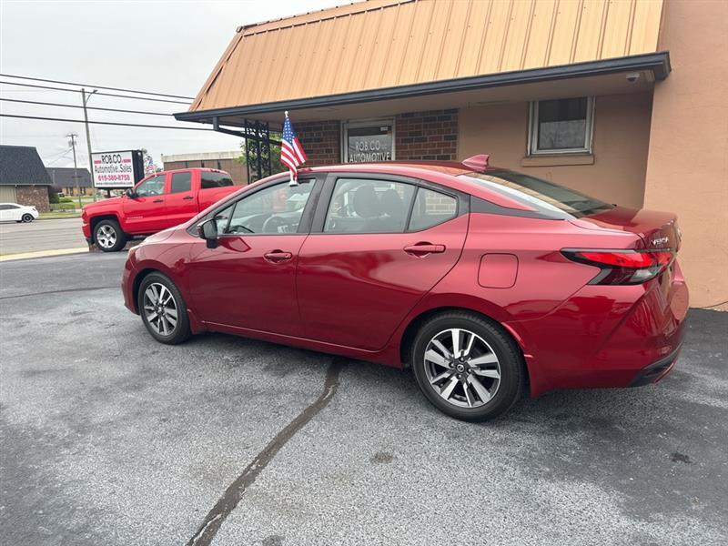 Nissan Versa  2020