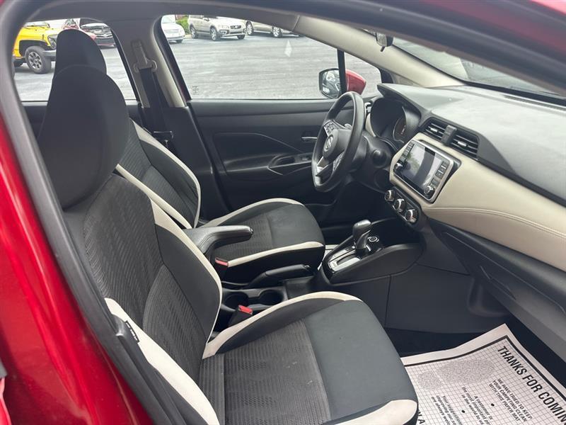 Nissan Versa  2020
