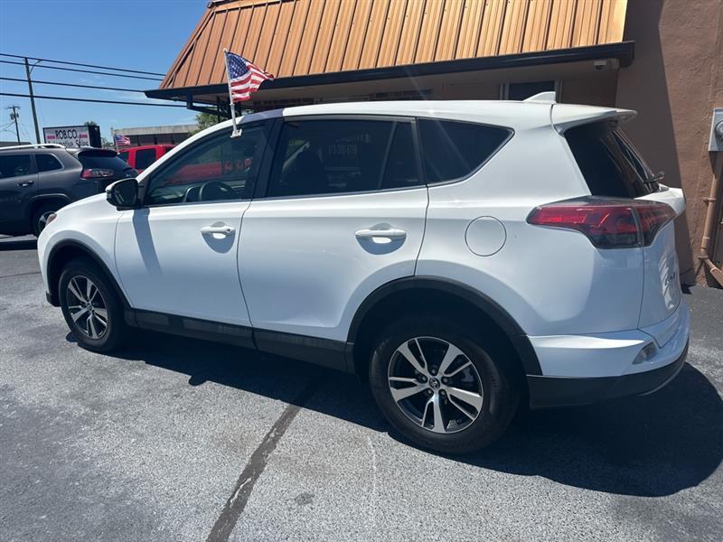 Toyota RAV4  2018