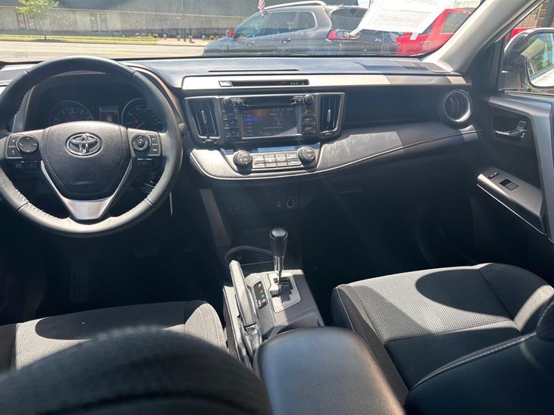 Toyota RAV4  2018