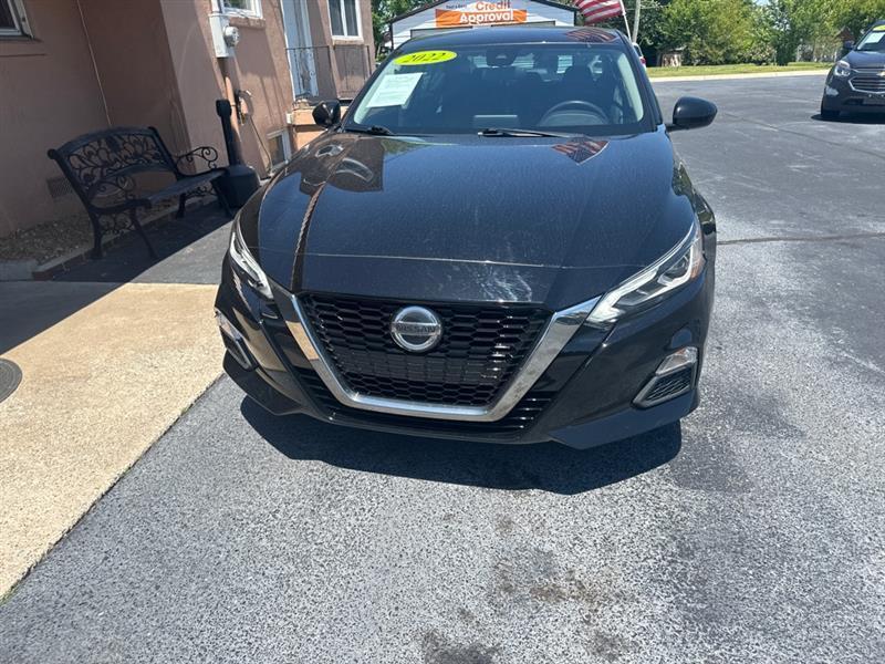 Nissan Altima  2022